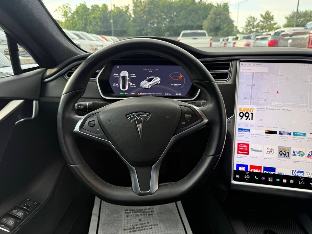 Tesla Model S Vehicle Full-screen Gallery Image 22