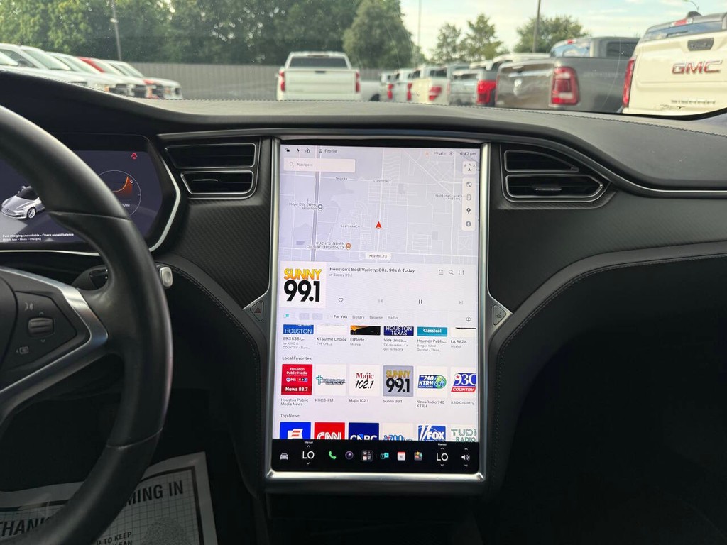 Tesla Model S Vehicle Full-screen Gallery Image 24