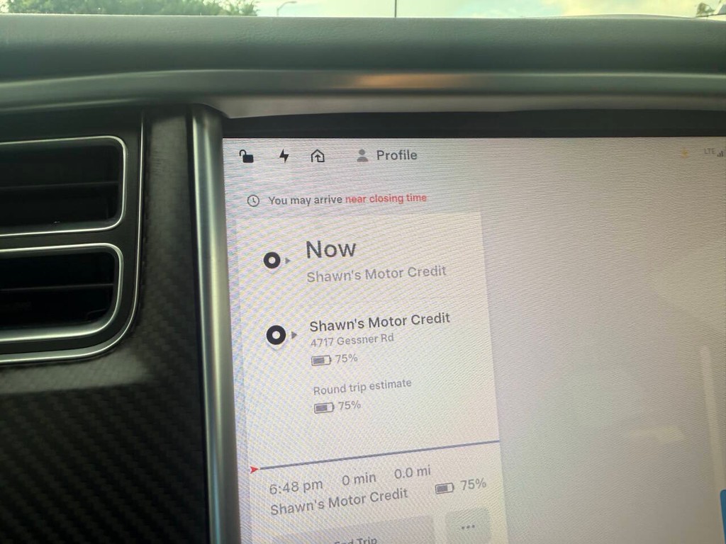 Tesla Model S Vehicle Full-screen Gallery Image 29
