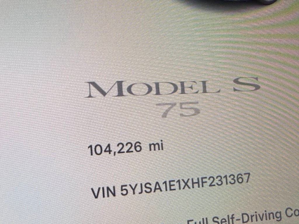 Tesla Model S Vehicle Full-screen Gallery Image 35
