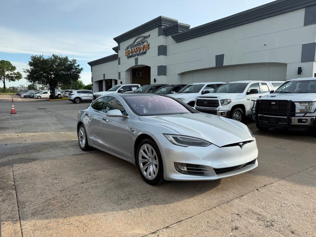 Tesla Model S Vehicle Full-screen Gallery Image 44