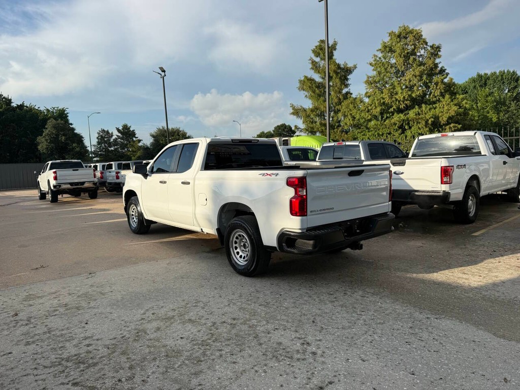 Chevrolet Silverado 1500 Vehicle Full-screen Gallery Image 04