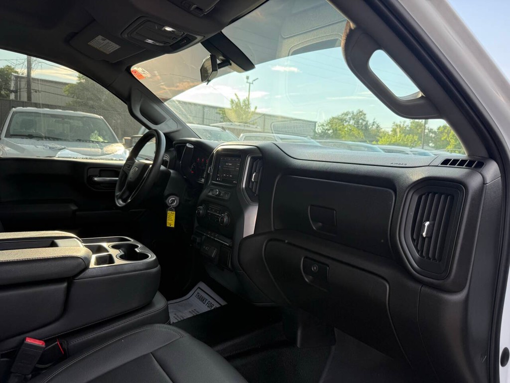 Chevrolet Silverado 1500 Vehicle Full-screen Gallery Image 09