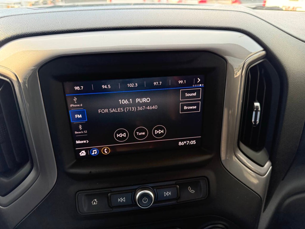Chevrolet Silverado 1500 Vehicle Full-screen Gallery Image 25