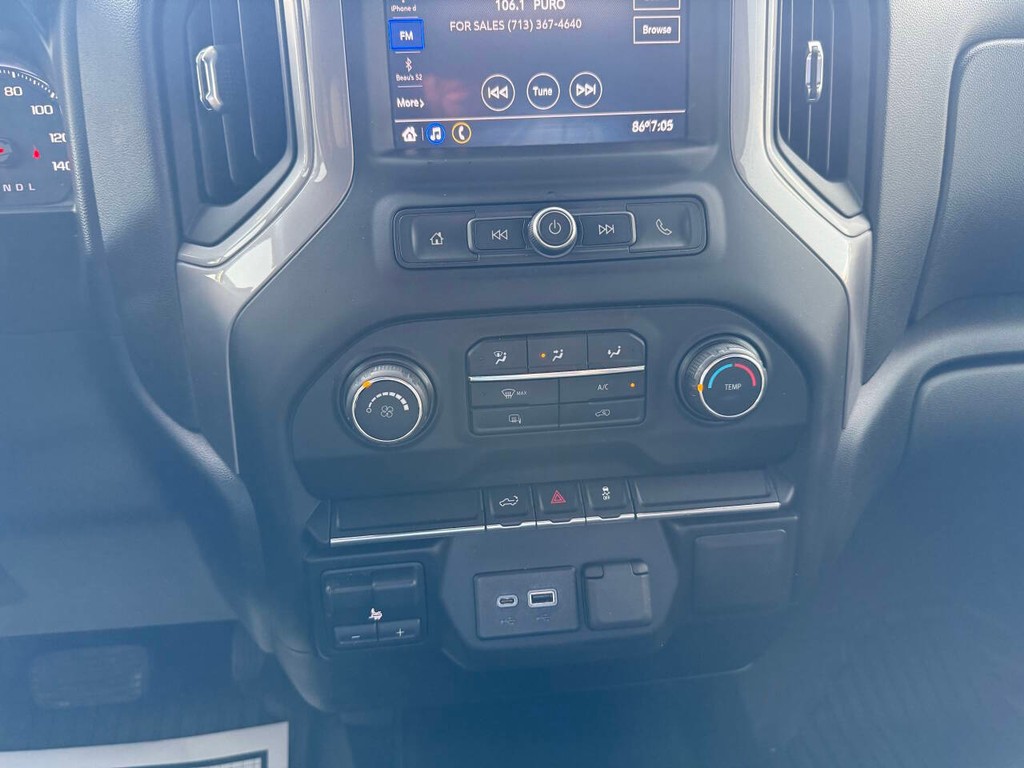 Chevrolet Silverado 1500 Vehicle Full-screen Gallery Image 28