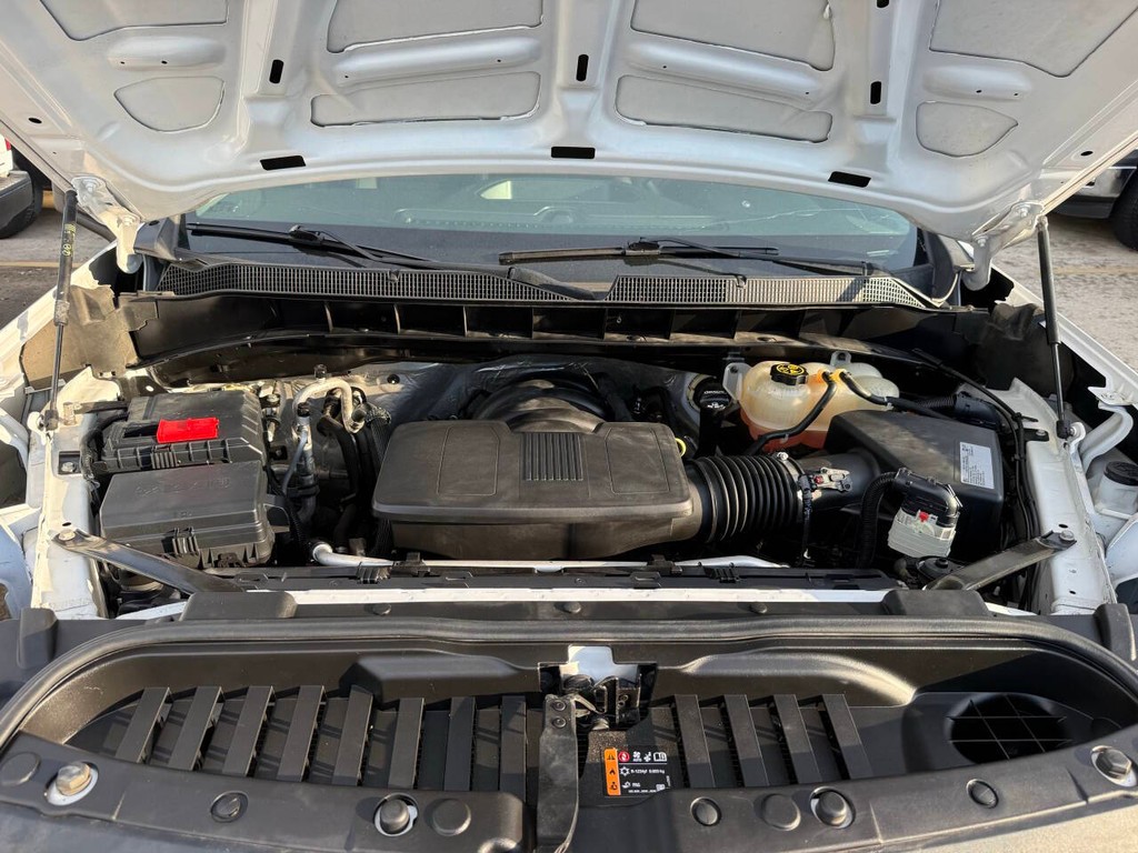 Chevrolet Silverado 1500 Vehicle Full-screen Gallery Image 35