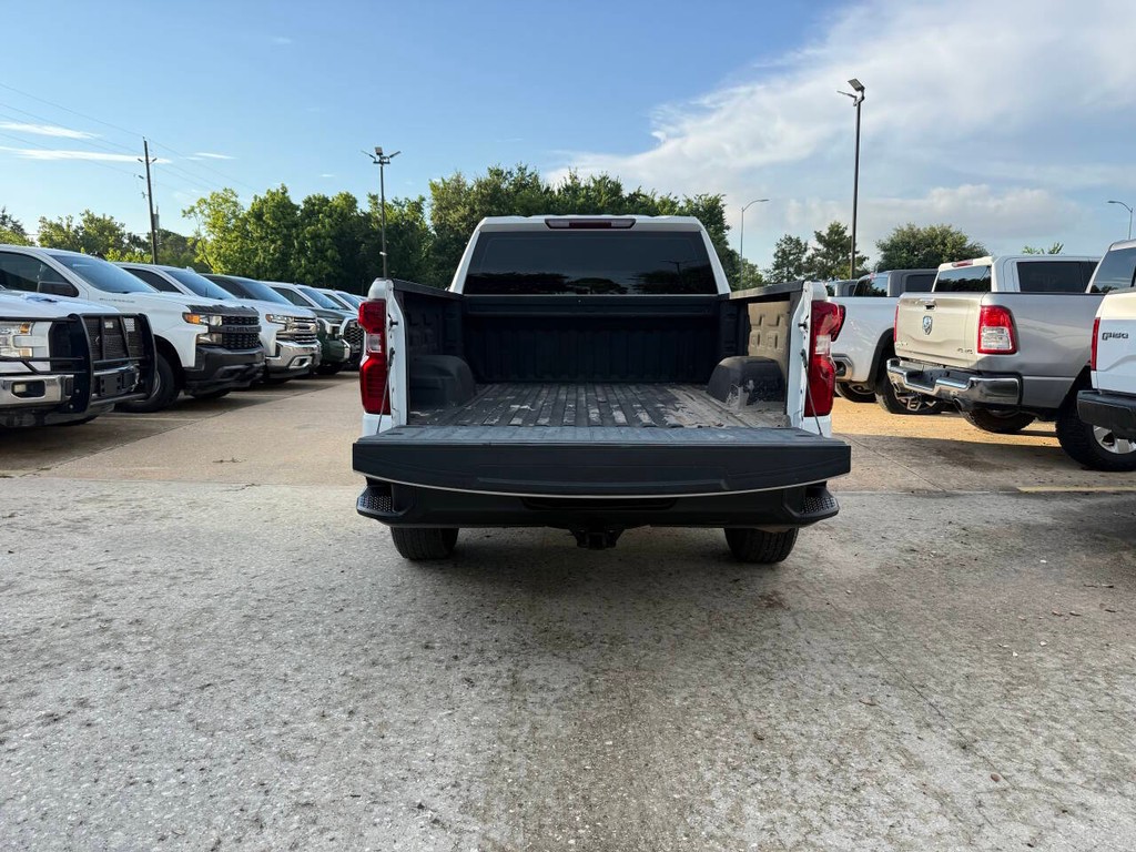 Chevrolet Silverado 1500 Vehicle Full-screen Gallery Image 37