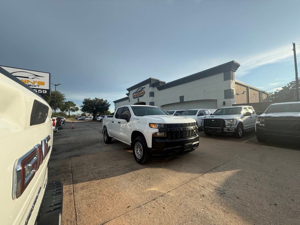 Chevrolet Silverado 1500 Vehicle Full-screen Gallery Image 43