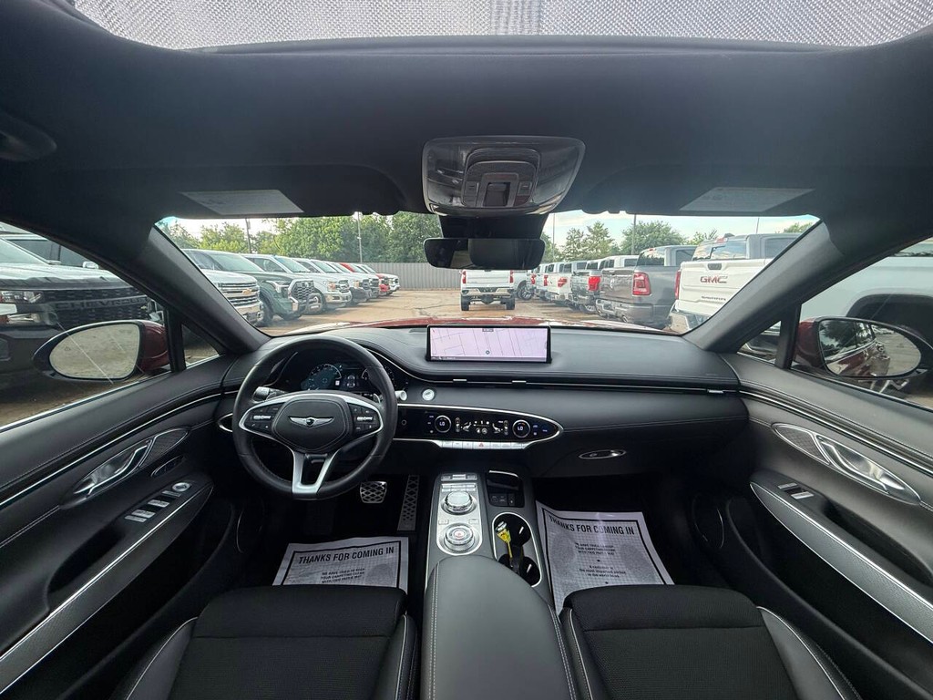 Genesis GV70 Vehicle Full-screen Gallery Image 18
