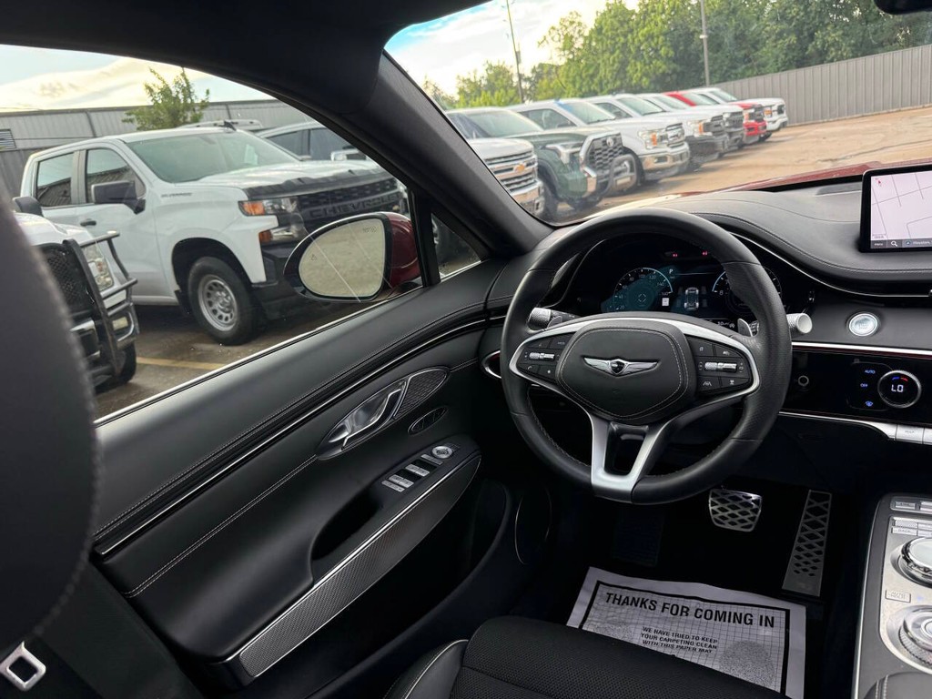 Genesis GV70 Vehicle Full-screen Gallery Image 19