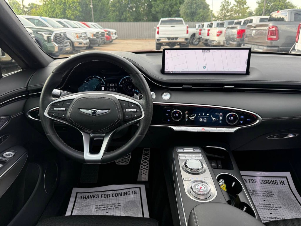 Genesis GV70 Vehicle Full-screen Gallery Image 21