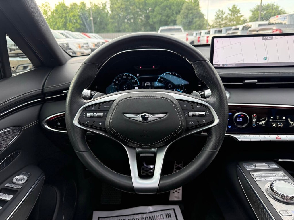 Genesis GV70 Vehicle Full-screen Gallery Image 22