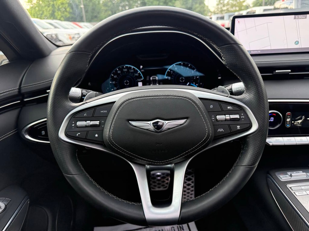 Genesis GV70 Vehicle Full-screen Gallery Image 23