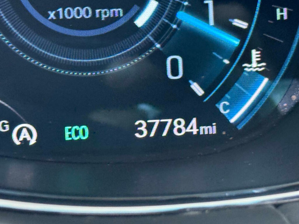 Genesis GV70 Vehicle Full-screen Gallery Image 33