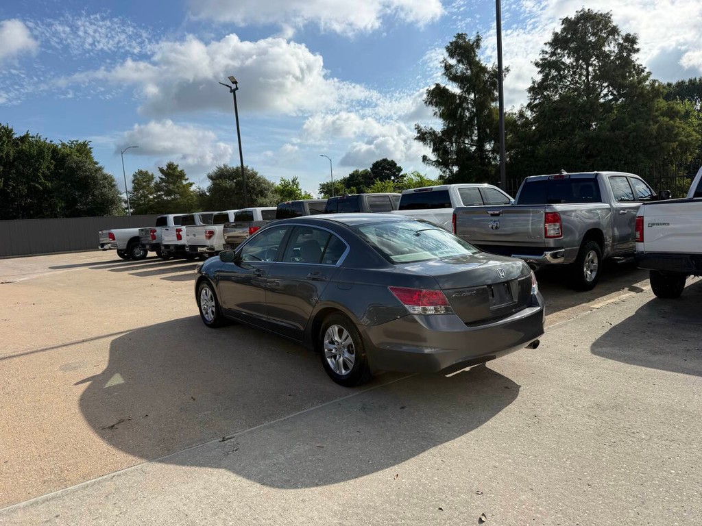 Honda Accord Sedan Vehicle Full-screen Gallery Image 04