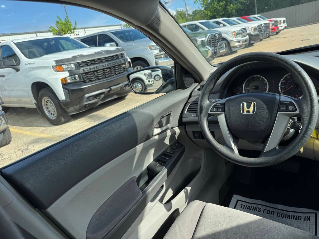 Honda Accord Sedan Vehicle Full-screen Gallery Image 19