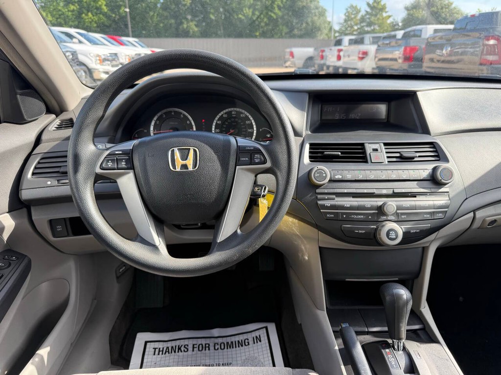 Honda Accord Sedan Vehicle Full-screen Gallery Image 21