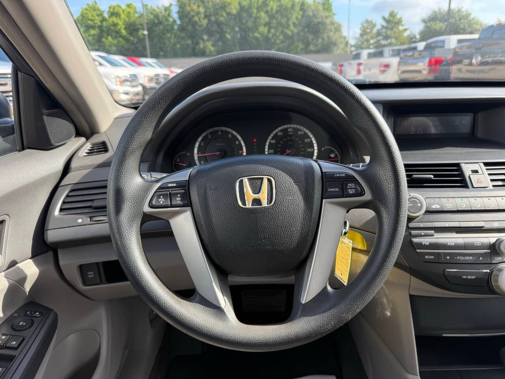 Honda Accord Sedan Vehicle Full-screen Gallery Image 22