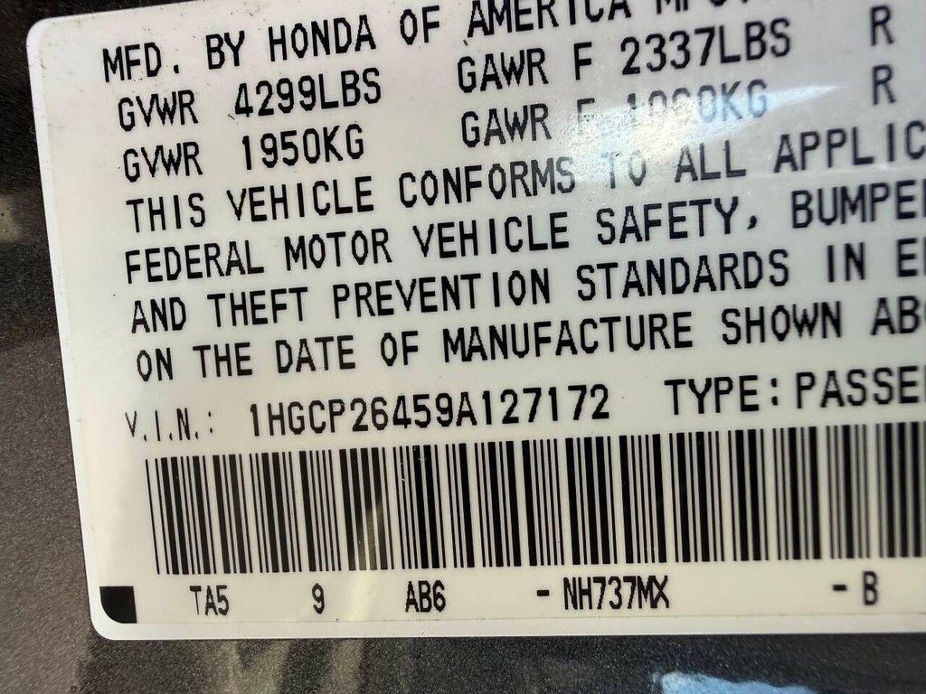 Honda Accord Sedan Vehicle Full-screen Gallery Image 32