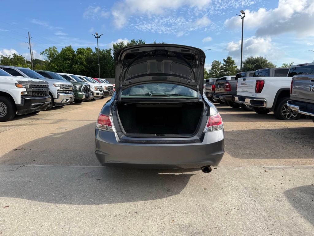 Honda Accord Sedan Vehicle Full-screen Gallery Image 35