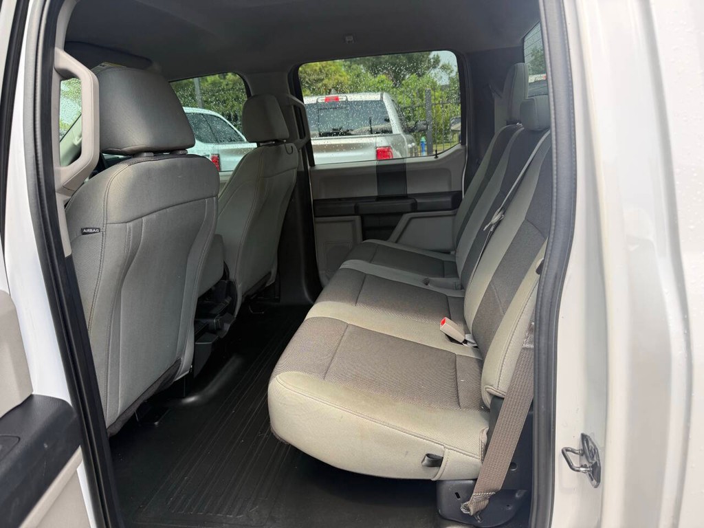 Ford F-150 Vehicle Full-screen Gallery Image 13