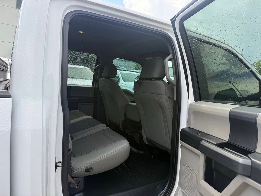 Ford F-150 Vehicle Full-screen Gallery Image 15