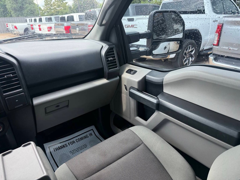 Ford F-150 Vehicle Full-screen Gallery Image 20