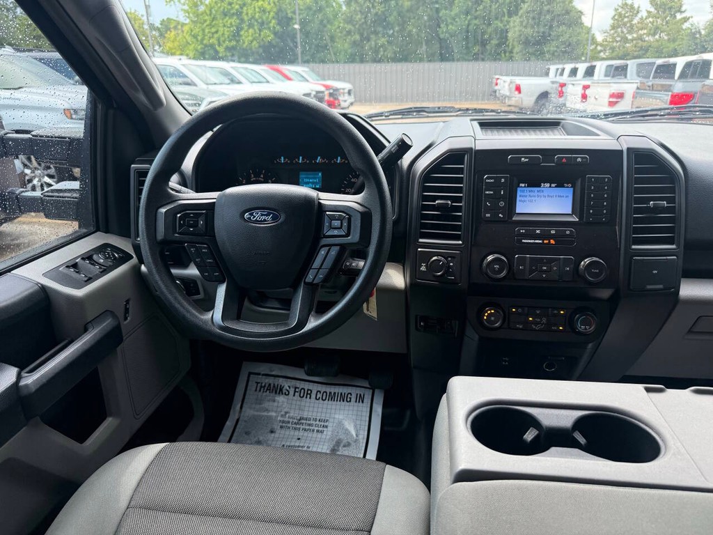Ford F-150 Vehicle Full-screen Gallery Image 21