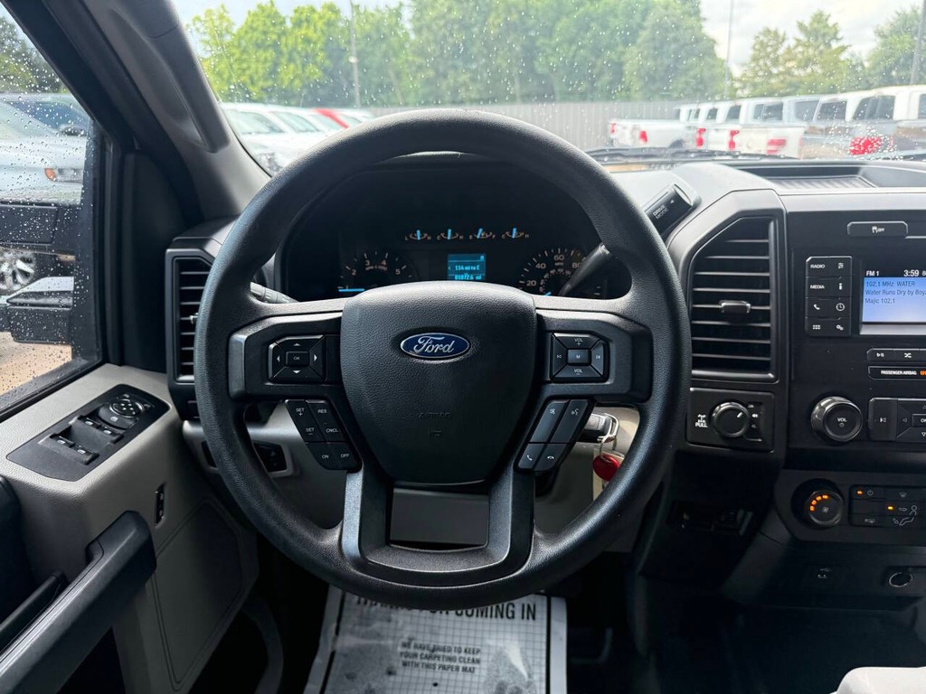 Ford F-150 Vehicle Full-screen Gallery Image 22