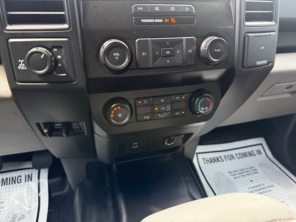 Ford F-150 Vehicle Full-screen Gallery Image 28