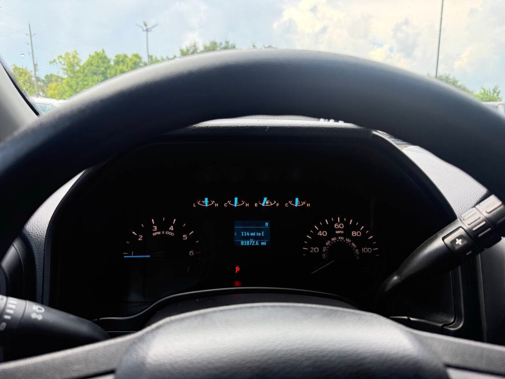 Ford F-150 Vehicle Full-screen Gallery Image 31