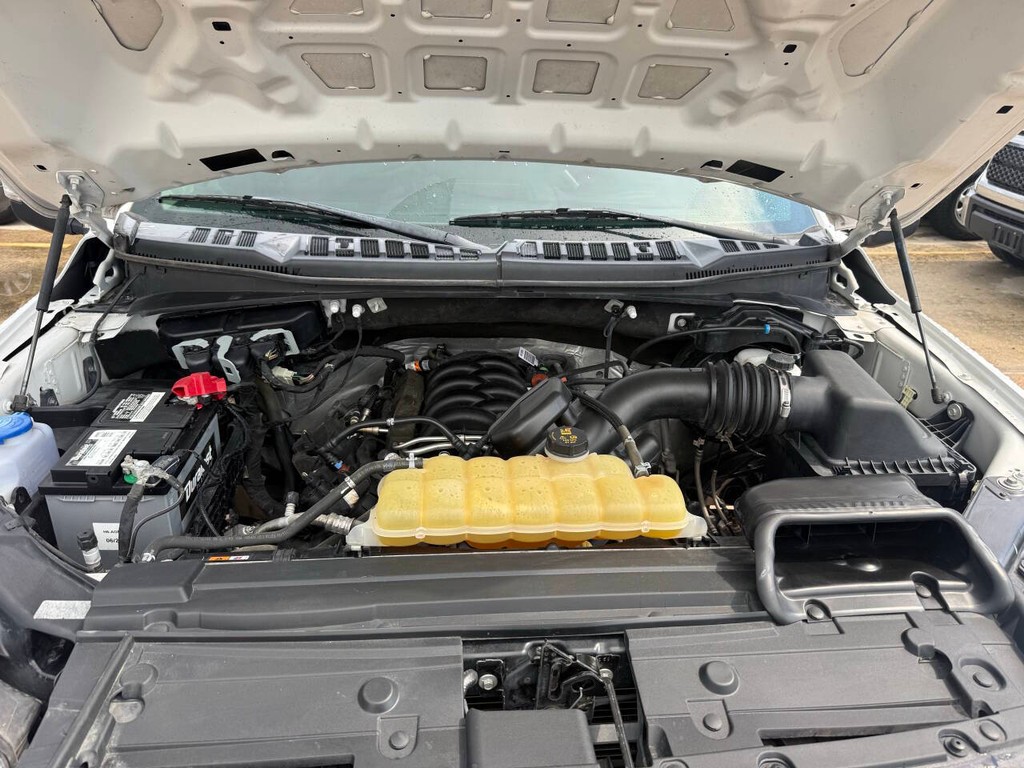Ford F-150 Vehicle Full-screen Gallery Image 33