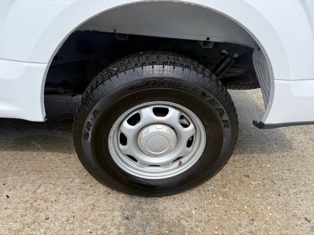 Ford F-150 Vehicle Full-screen Gallery Image 36
