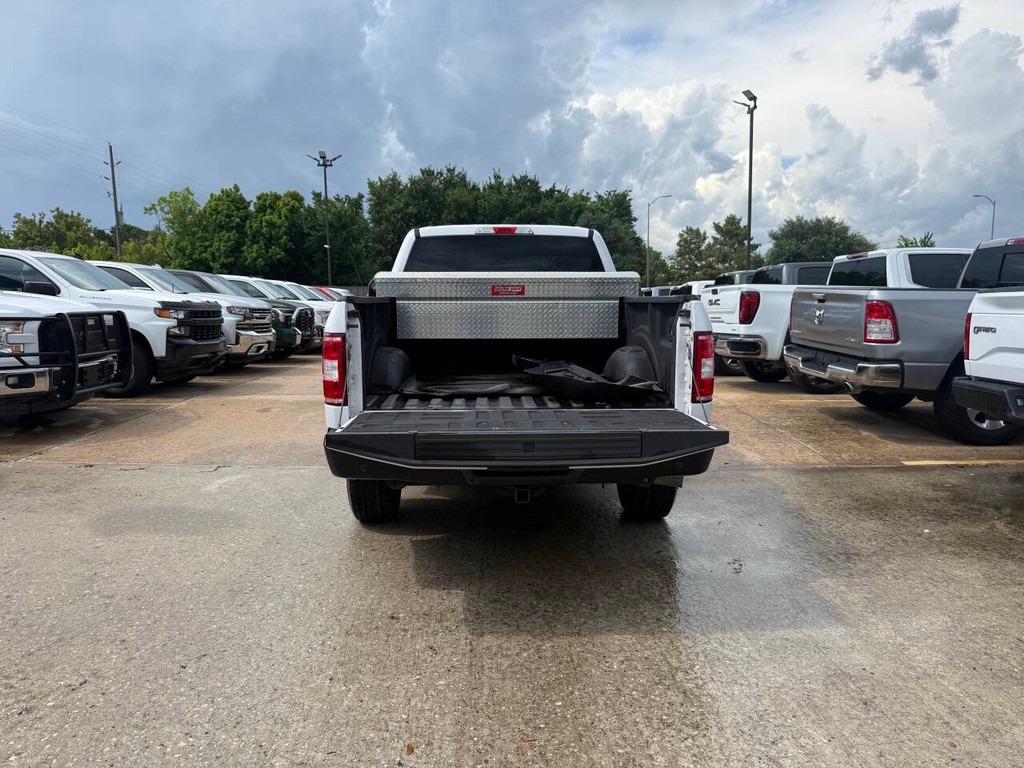 Ford F-150 Vehicle Full-screen Gallery Image 37