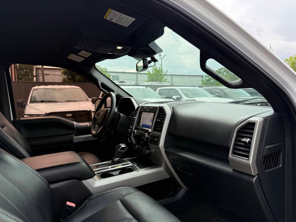 Ford F-150 Vehicle Full-screen Gallery Image 09