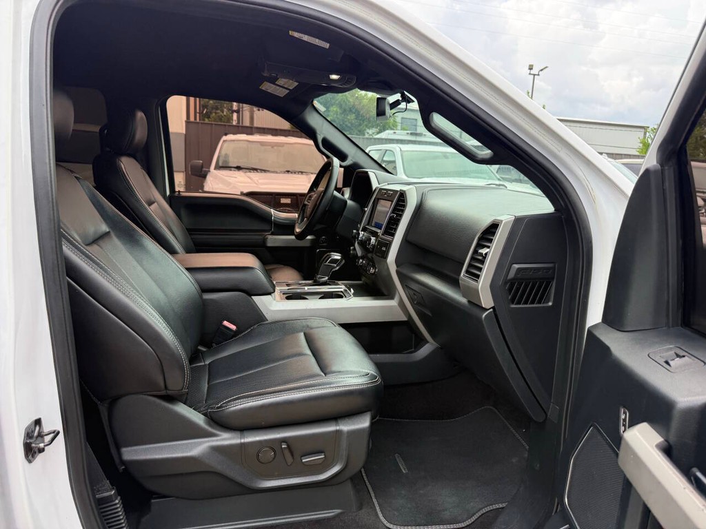 Ford F-150 Vehicle Full-screen Gallery Image 10