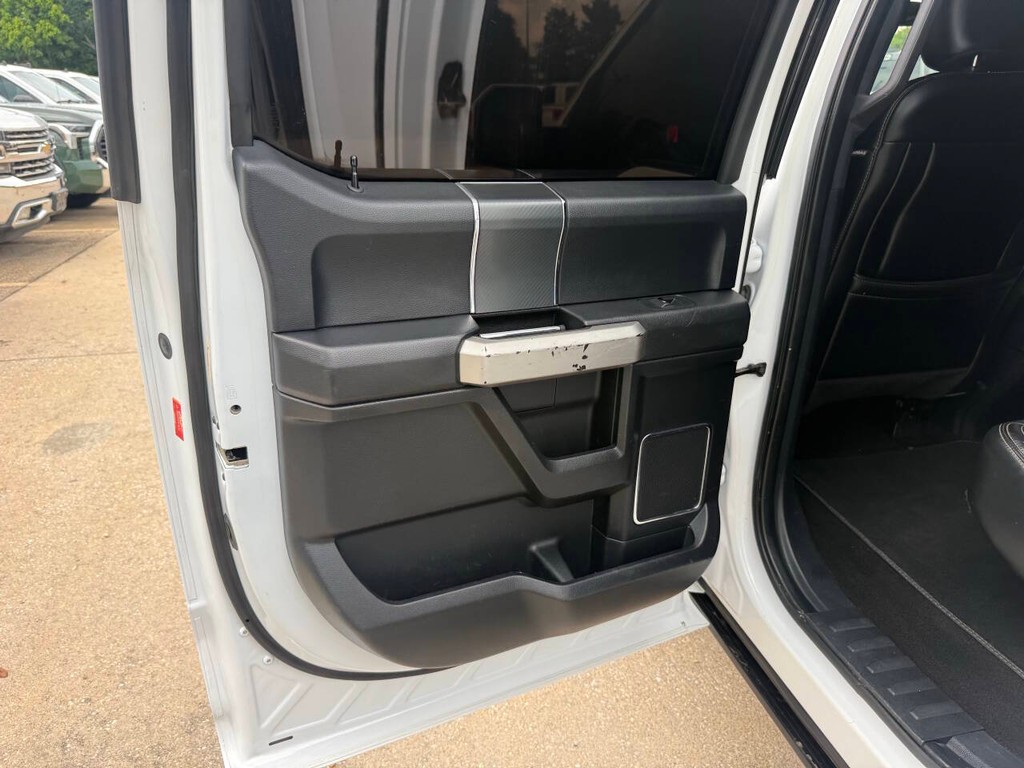 Ford F-150 Vehicle Full-screen Gallery Image 14