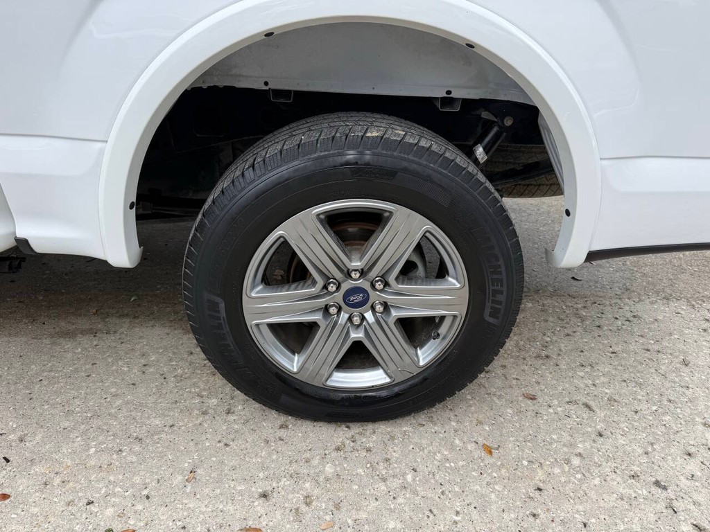 Ford F-150 Vehicle Full-screen Gallery Image 37