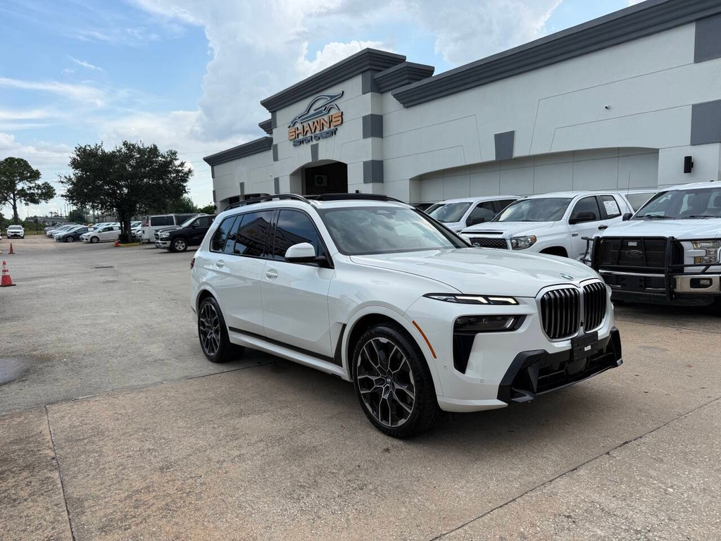 BMW X7 Vehicle Full-screen Gallery Image 47