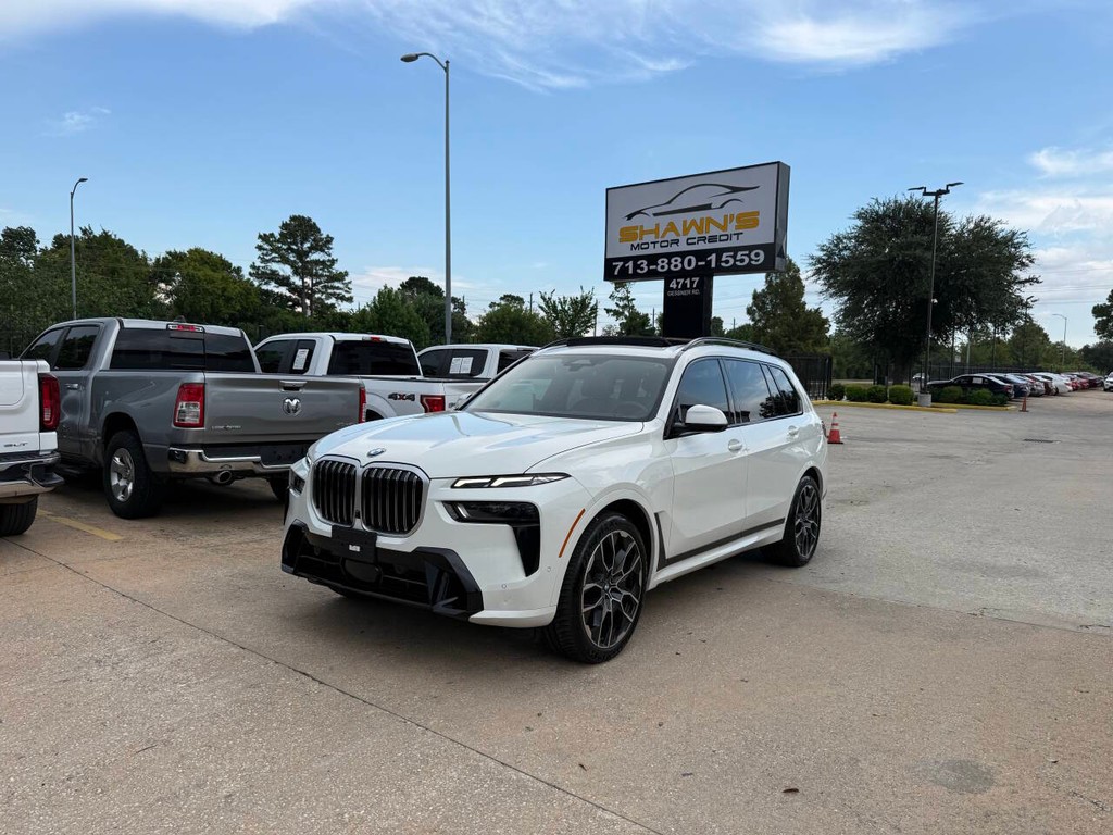 BMW X7 Vehicle Full-screen Gallery Image 48