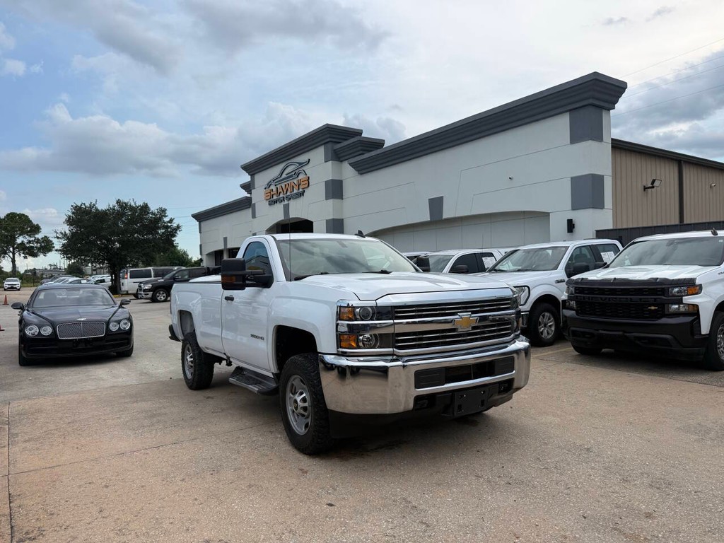 Chevrolet Silverado 2500HD Vehicle Full-screen Gallery Image 02