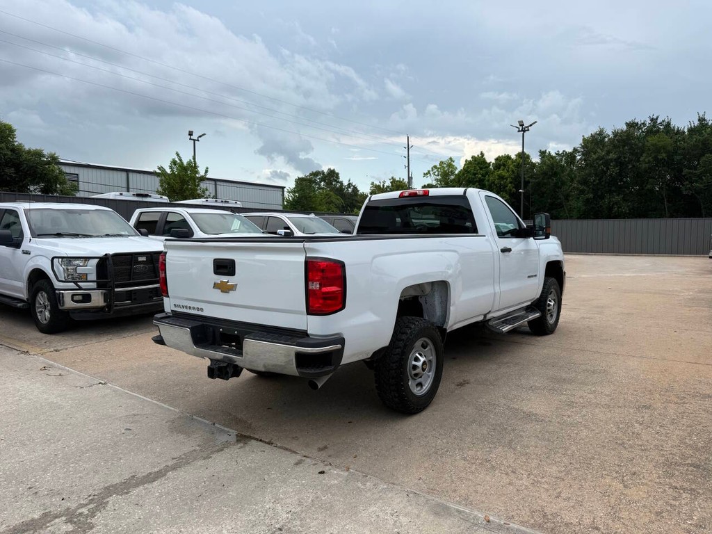 Chevrolet Silverado 2500HD Vehicle Full-screen Gallery Image 05