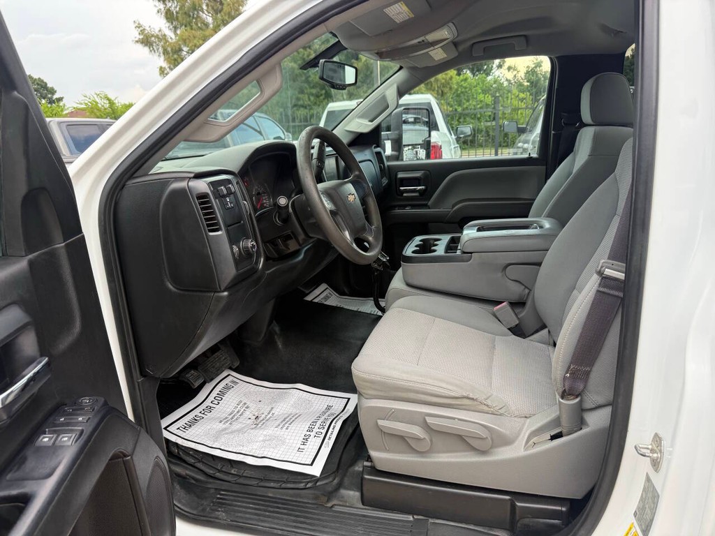 Chevrolet Silverado 2500HD Vehicle Full-screen Gallery Image 07