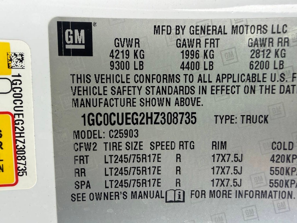Chevrolet Silverado 2500HD Vehicle Full-screen Gallery Image 25