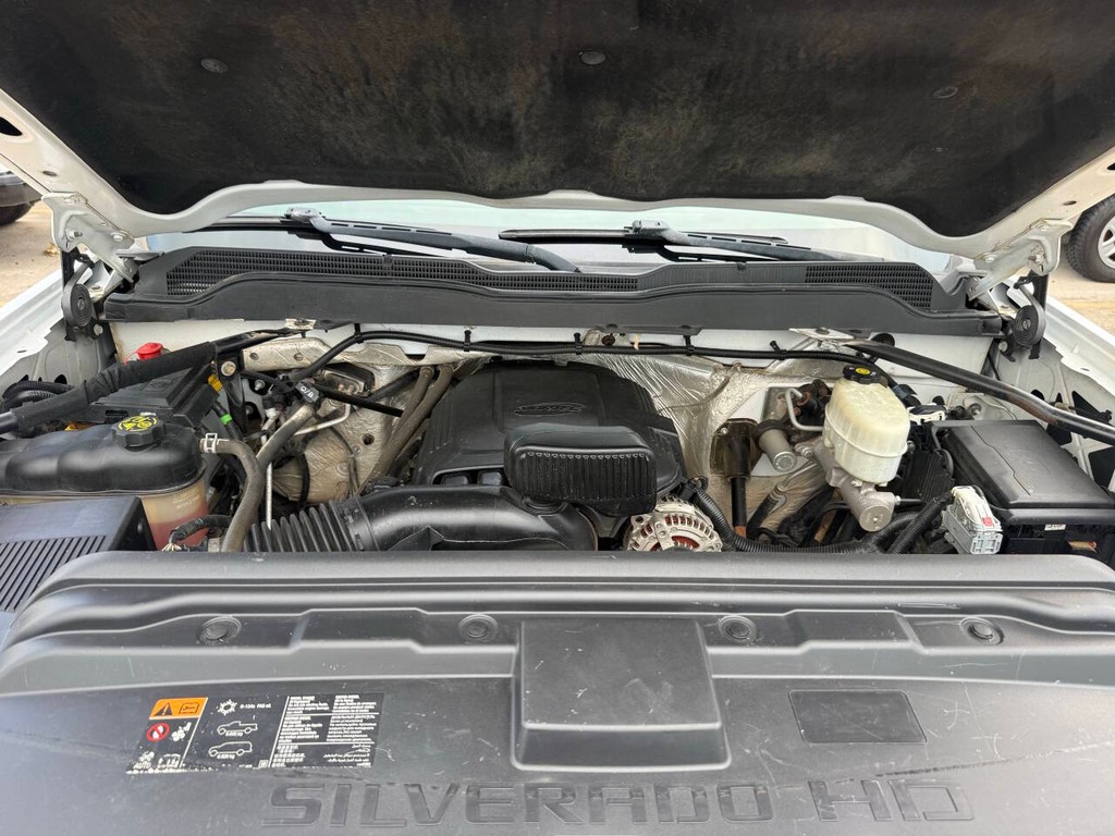 Chevrolet Silverado 2500HD Vehicle Full-screen Gallery Image 26