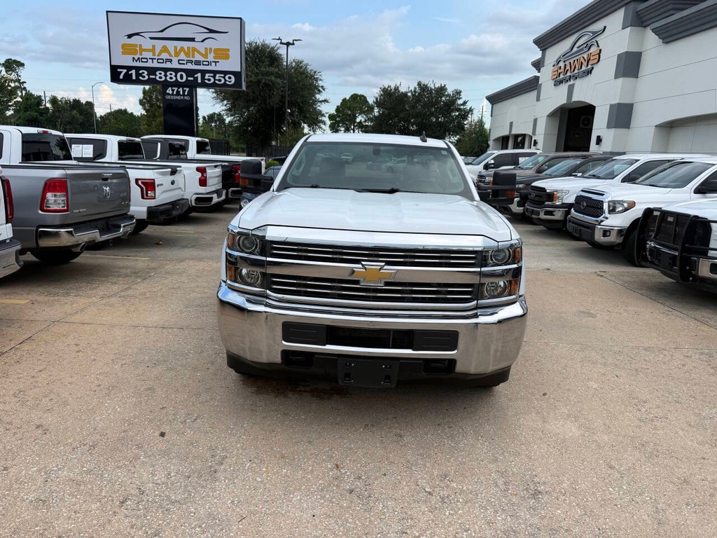 Chevrolet Silverado 2500HD Vehicle Full-screen Gallery Image 31