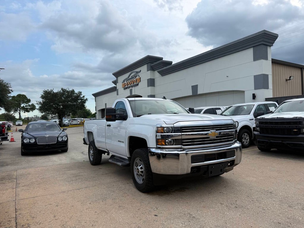Chevrolet Silverado 2500HD Vehicle Full-screen Gallery Image 33
