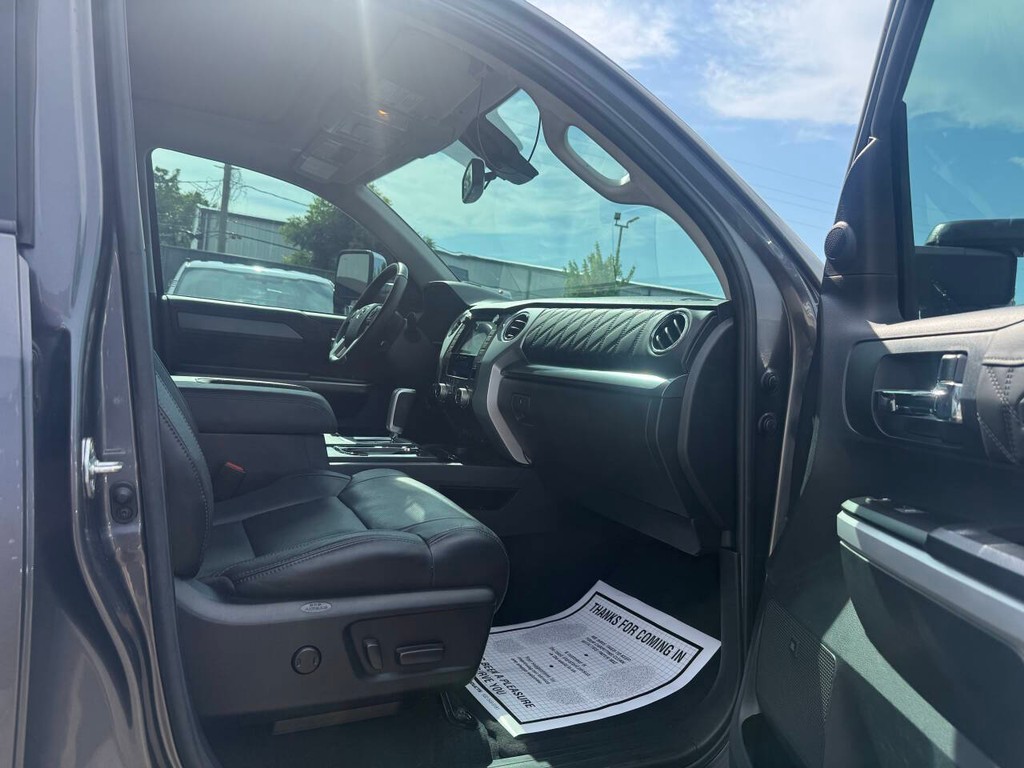 Toyota Tundra 4WD Vehicle Full-screen Gallery Image 10