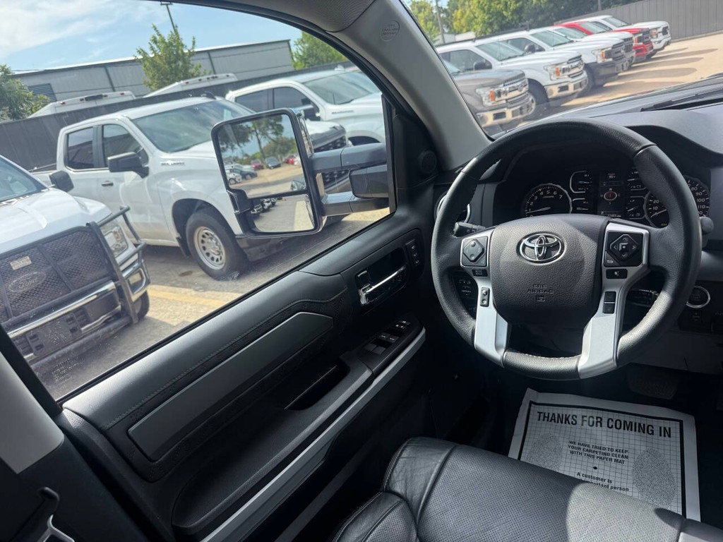 Toyota Tundra 4WD Vehicle Full-screen Gallery Image 19