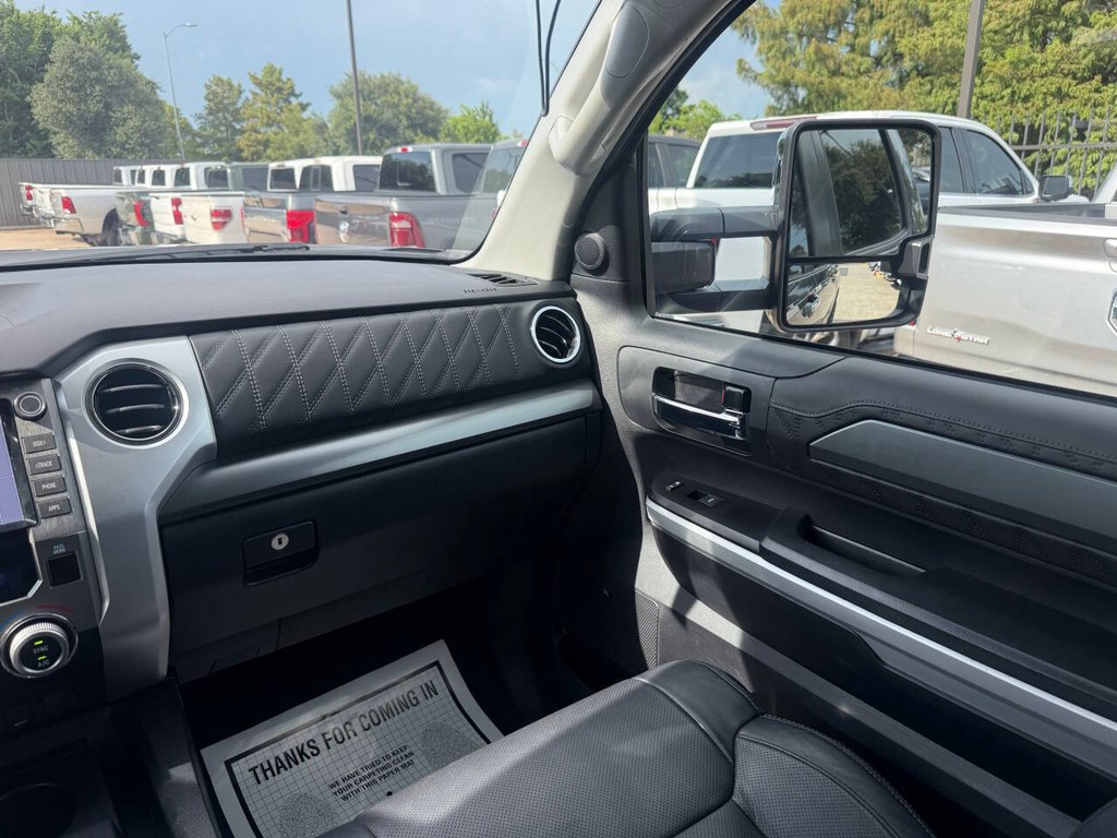 Toyota Tundra 4WD Vehicle Full-screen Gallery Image 20